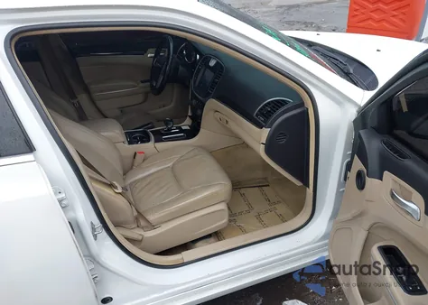 2014 Chrysler 300 z USA, uszkodzony, nr VIN 2C3CCAAG4EH380764